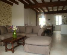 France Auvergne Saint-Priest-dʼAndelot vacation rental compare prices direct by owner 25721619