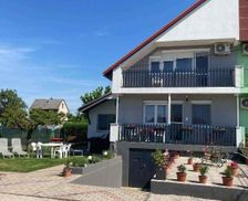 Hungary Balaton Gyenesdiás vacation rental compare prices direct by owner 4033096