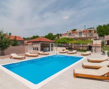 Croatia Split-Dalmatia County Obrovac Sinjski vacation rental compare prices direct by owner 27912674