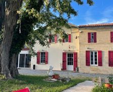 France Aquitaine Les Artigues-de-Lussac vacation rental compare prices direct by owner 13787607