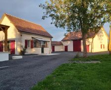 France Auvergne-Rhône-Alpes Saligny-sur-Roudon vacation rental compare prices direct by owner 24900034