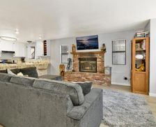 United States California Big Bear Lake vacation rental compare prices direct by owner 25002694