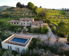 Italy Umbria Gualdo Cattaneo vacation rental compare prices direct by owner 8432209