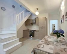 Italy Lombardy Fino Mornasco vacation rental compare prices direct by owner 26378200