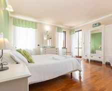 Italy Asti Azzano d'Asti vacation rental compare prices direct by owner 5175346