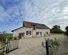 France Auvergne Trévol vacation rental compare prices direct by owner 28219025