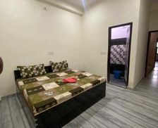 India Haryana Faridabad vacation rental compare prices direct by owner 28669252