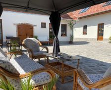 Hungary Pest Dunabogdány vacation rental compare prices direct by owner 26048205