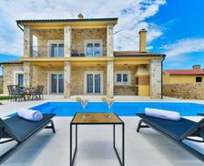 Croatia Zadar County Vinjerac vacation rental compare prices direct by owner 13941019