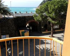 Italy Liguria Bonassola vacation rental compare prices direct by owner 7008218