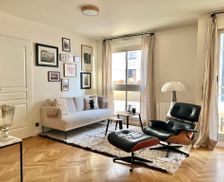 France Hauts-de-Seine Levallois-Perret vacation rental compare prices direct by owner 29783560