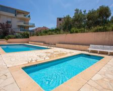 France Provence-Alpes-Côte d'Azur Saint-Aygulf vacation rental compare prices direct by owner 26939797