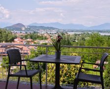 Italy Piedmont Arona vacation rental compare prices direct by owner 14248944