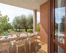 Italy Umbria Tuoro sul Trasimeno vacation rental compare prices direct by owner 6492948