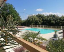 France Centre Saint-Gaultier vacation rental compare prices direct by owner 12166212