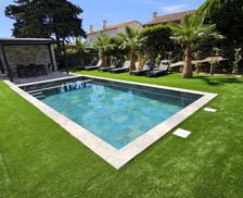 France Provence-Alpes-Côte d'Azur Saint-Aygulf vacation rental compare prices direct by owner 5472885
