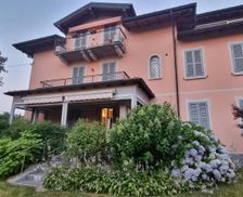 Italy Lombardy Leggiuno vacation rental compare prices direct by owner 28090662