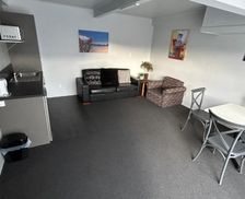 New Zealand Taranaki Oakura vacation rental compare prices direct by owner 13800389