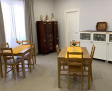 Italy Campania SantʼAnastasia vacation rental compare prices direct by owner 28823633