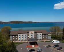 United States Michigan Munising vacation rental compare prices direct by owner 19018928