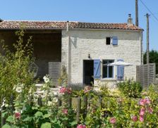 France Deux-Sèvres Crézières vacation rental compare prices direct by owner 11552504