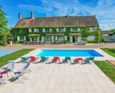 France Centre-Val de Loire Saint-Maurice-sur-Aveyron vacation rental compare prices direct by owner 26629740