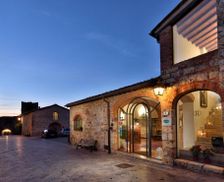 Italy Tuscany Monteriggioni vacation rental compare prices direct by owner 13774469