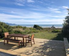 New Zealand Wellington Te Horo vacation rental compare prices direct by owner 26941071