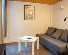 France Rhône-Alps Villeurbanne vacation rental compare prices direct by owner 27754091