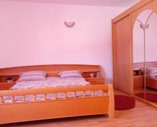 Romania Caraş-Severin Reşiţa vacation rental compare prices direct by owner 27951212