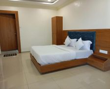 India Gujarat Vadodara vacation rental compare prices direct by owner 28271714