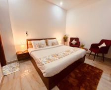 India Punjab Zirakpur vacation rental compare prices direct by owner 27431301