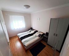 Hungary Nordtransdanubien Borgáta vacation rental compare prices direct by owner 33699472