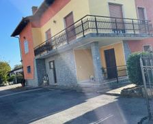 Italy Piedmont Santo Stefano vacation rental compare prices direct by owner 35846017