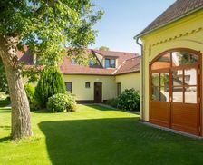 Czechia  Hartvíkovice vacation rental compare prices direct by owner 35852786