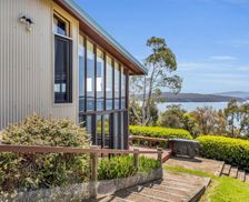 Australia VIC Mallacoota vacation rental compare prices direct by owner 6637721