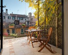 Italy Venezia Santa Croce vacation rental compare prices direct by owner 4018910