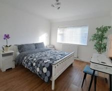 United Kingdom West Sussex Crawley vacation rental compare prices direct by owner 32508670