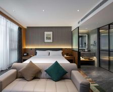 China Sichuan Neijiang vacation rental compare prices direct by owner 27576836