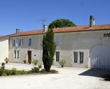 France  Réaux vacation rental compare prices direct by owner 14276039