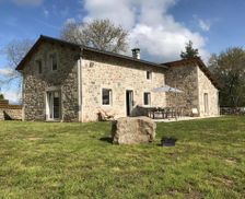 France Auvergne-Rhône-Alpes Saint-Jeures vacation rental compare prices direct by owner 4341171