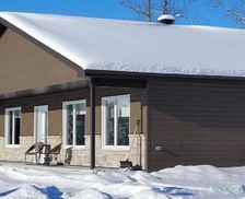 Canada Quebec Lac Kénogami vacation rental compare prices direct by owner 11904959