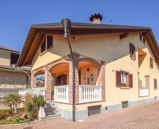 Italy  Bosconero vacation rental compare prices direct by owner 35312884