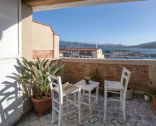 Italy Livorno Portoferraio vacation rental compare prices direct by owner 13451288