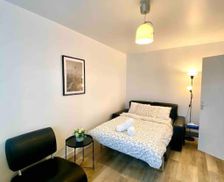 France Seine-Saint-Denis Aubervilliers vacation rental compare prices direct by owner 32992135