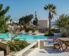 Greece South Aegean Kamari vacation rental compare prices direct by owner 4300398