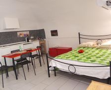 Italy Campania Portici vacation rental compare prices direct by owner 33634077