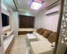 India Uttar Pradesh Lucknow vacation rental compare prices direct by owner 35480139