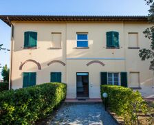 Italy Tuscany Cecina vacation rental compare prices direct by owner 33487083