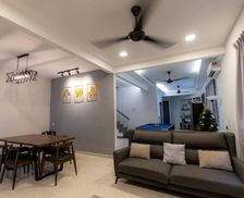 Malaysia Penang Gelugor vacation rental compare prices direct by owner 26383333